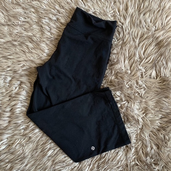 Lululemon Relaxed Crops! Like new! - Picture 1 of 2
